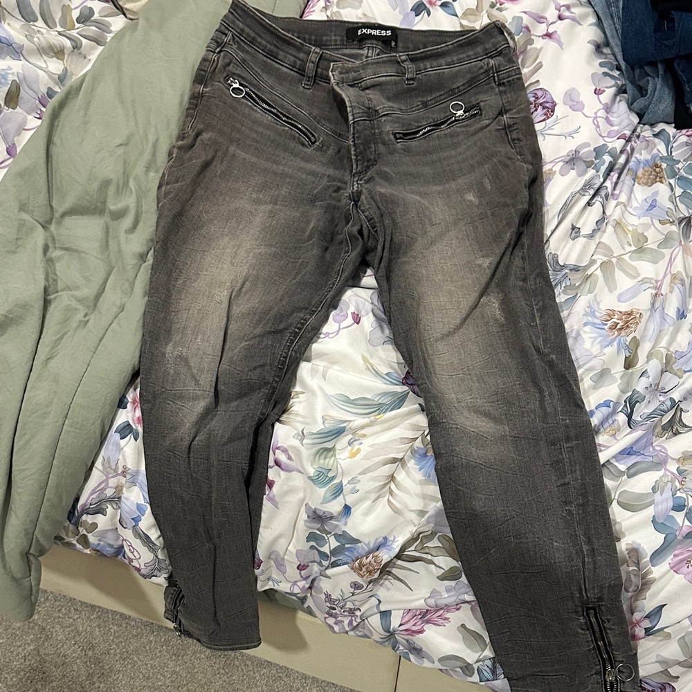 Express Women's Charcoal Skinny Jeans